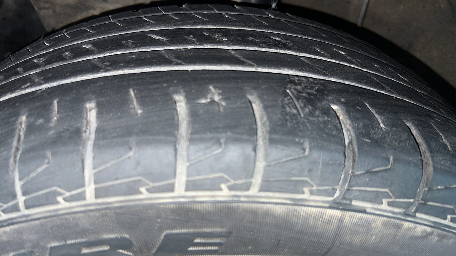 Used 2020 Hyundai Creta SX (O) 1.4 Turbo 7 DCT Petrol Automatic tyres LEFT FRONT TYRE TREAD VIEW