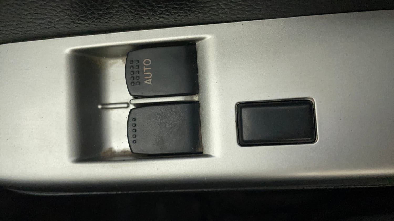 Used 2013 Maruti Suzuki Wagon R LXI Petrol Manual top_features Power windows
