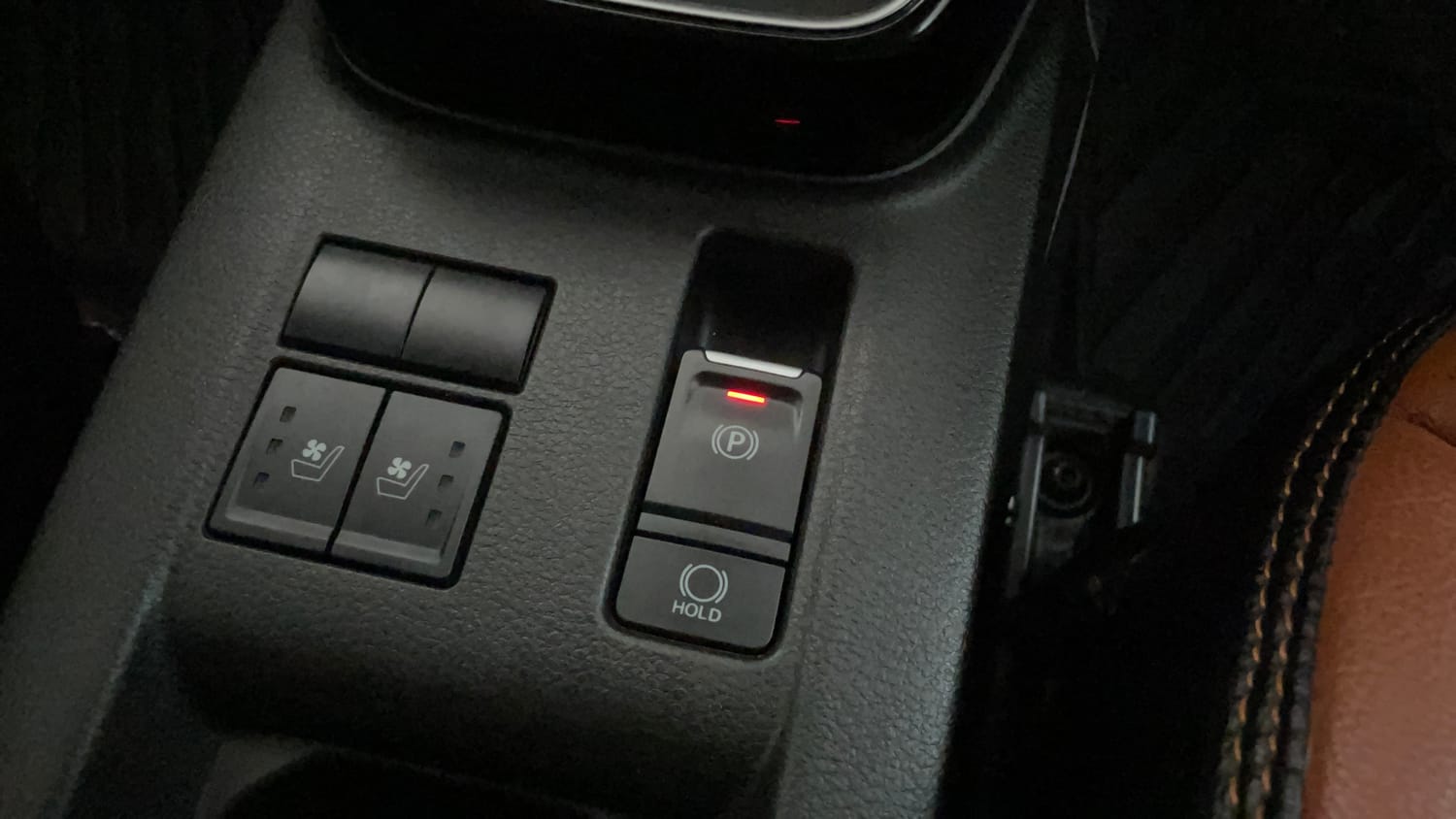 Used 2025 Toyota Urban Cruiser Hyryder G (O) AT NeoDrive Petrol Automatic top_features Electronic parking brake