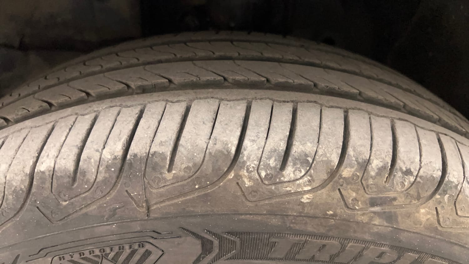 Used 2016 Honda City V Petrol Manual tyres LEFT FRONT TYRE TREAD VIEW