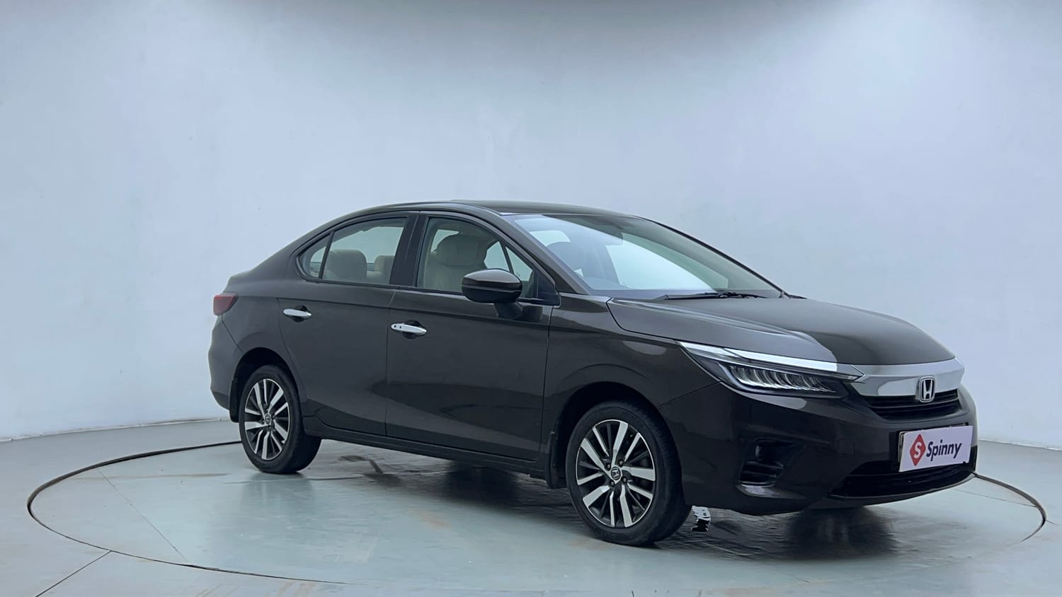 Used 2021 Honda City ZX CVT Petrol Petrol Automatic exterior RIGHT FRONT CORNER VIEW