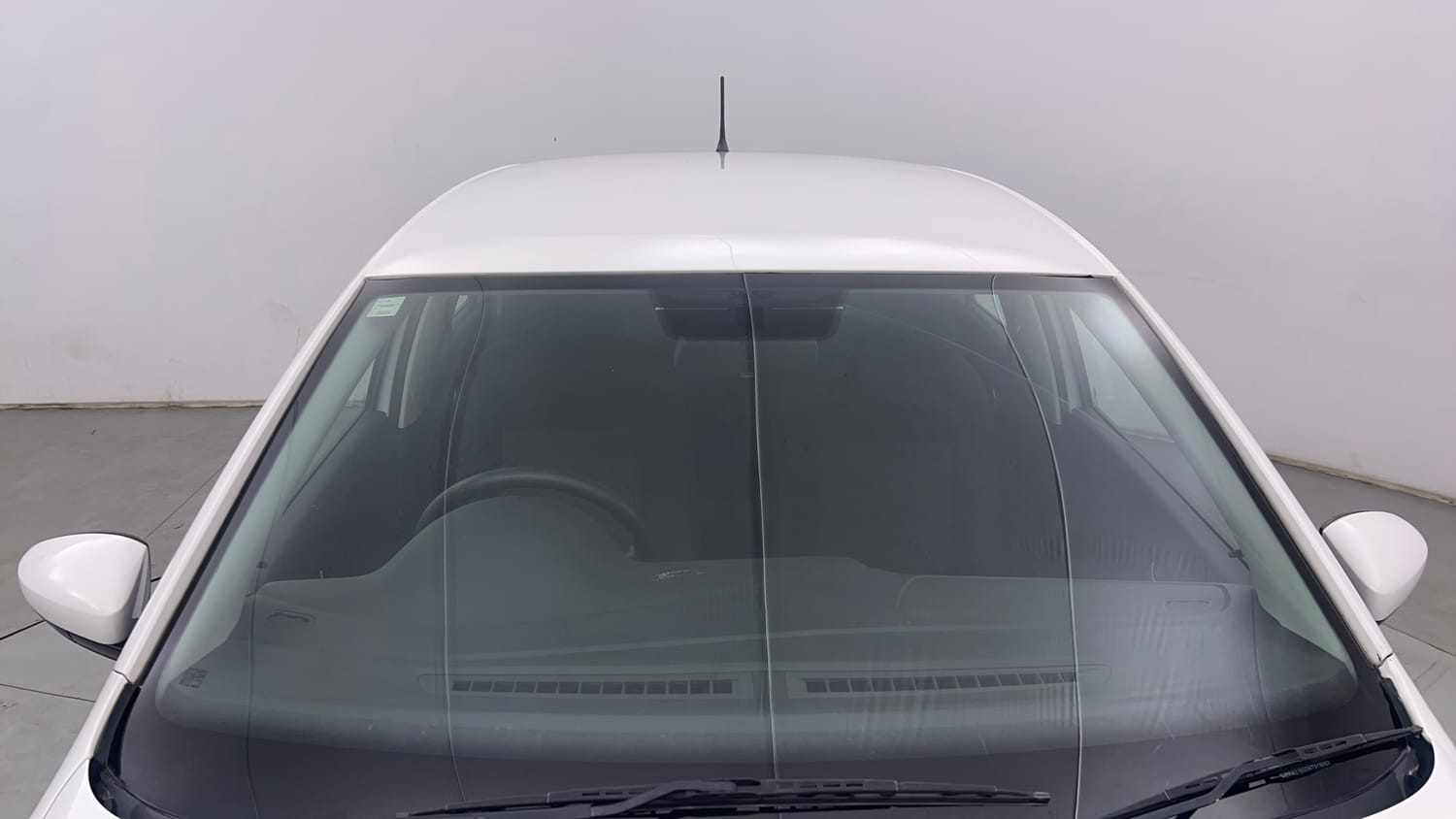 Used 2022 Volkswagen Polo Trendline 1.0L MPI Petrol Manual exterior FRONT WINDSHIELD VIEW