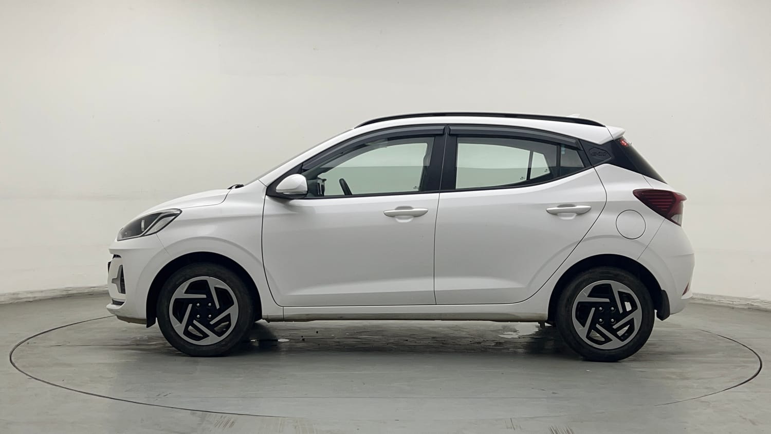 Used 2023 Hyundai Grand i10 Nios Sportz 1.2 Kappa VTVT Petrol Manual exterior LEFT SIDE VIEW