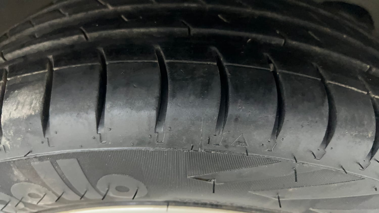 Used 2022 Tata Tiago XT CNG Cng Manual tyres RIGHT FRONT TYRE TREAD VIEW