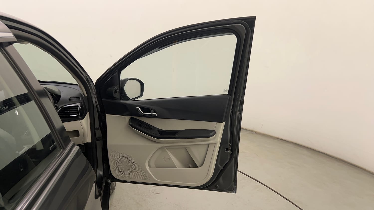 Used 2022 Tata Tiago XZ Plus CNG Cng Manual interior RIGHT FRONT DOOR OPEN VIEW