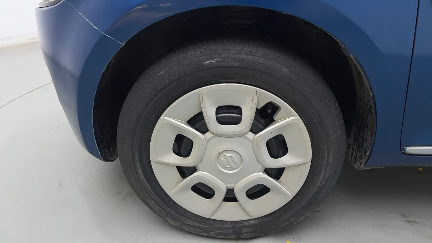Used 2019 Maruti Suzuki Ignis Delta 1.2 MT Petrol Manual tyres LEFT FRONT TYRE RIM VIEW