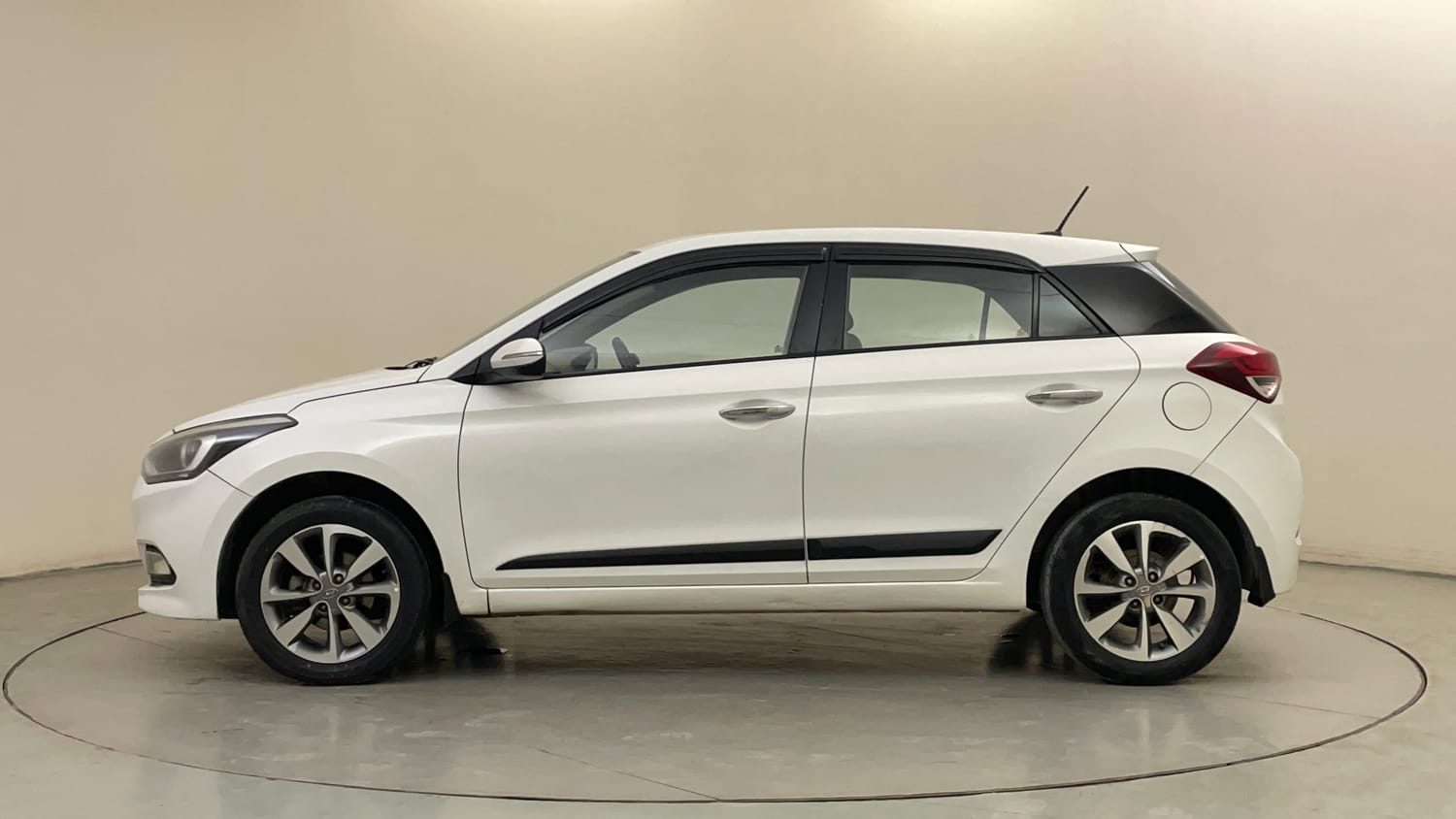 Used 2016 Hyundai Elite i20 Asta 1.4 CRDI (O) Diesel Manual exterior LEFT SIDE VIEW