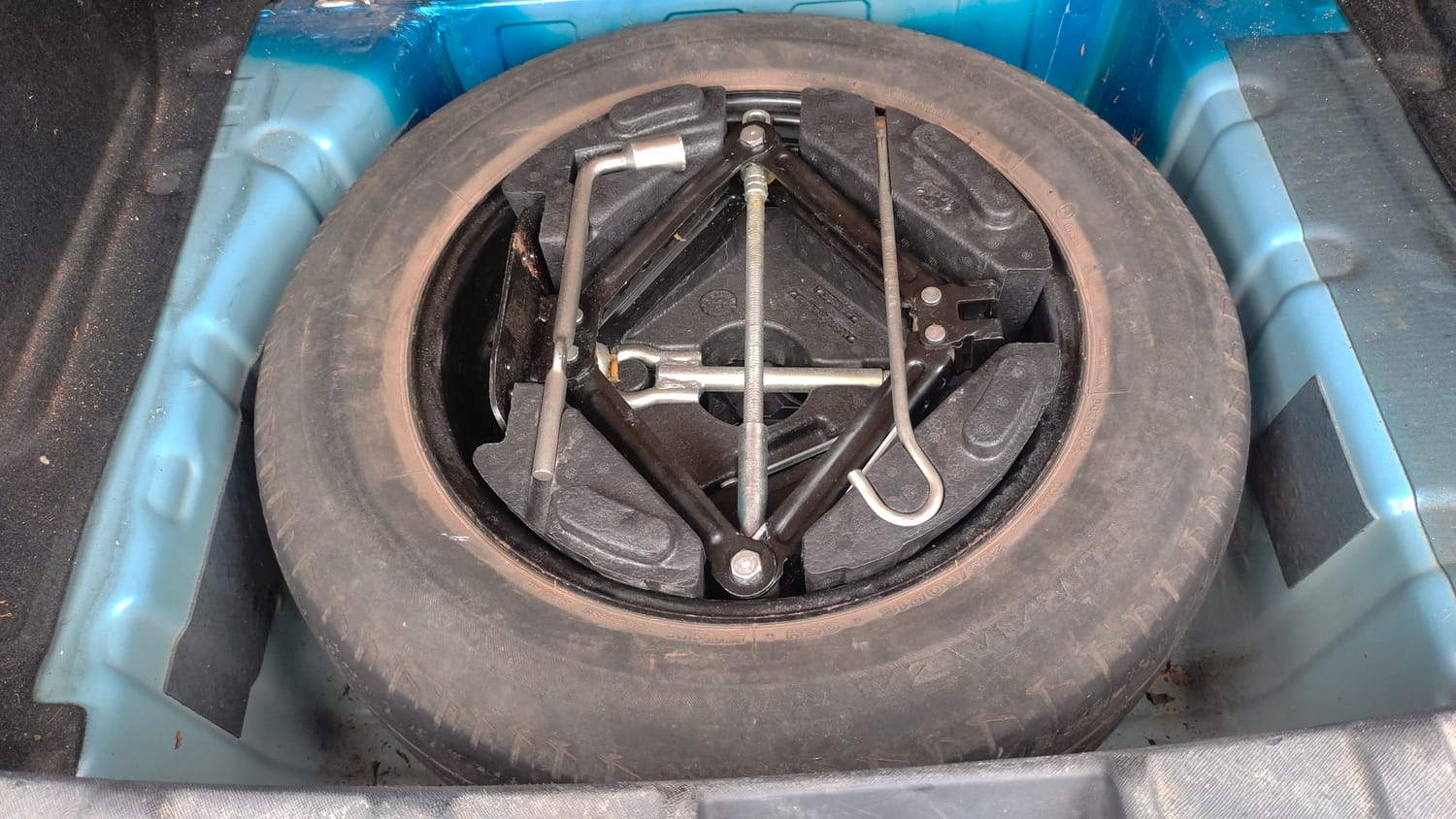 Used 2017 Tata Nexon XZ Plus Diesel Diesel Manual tyres SPARE TYRE VIEW