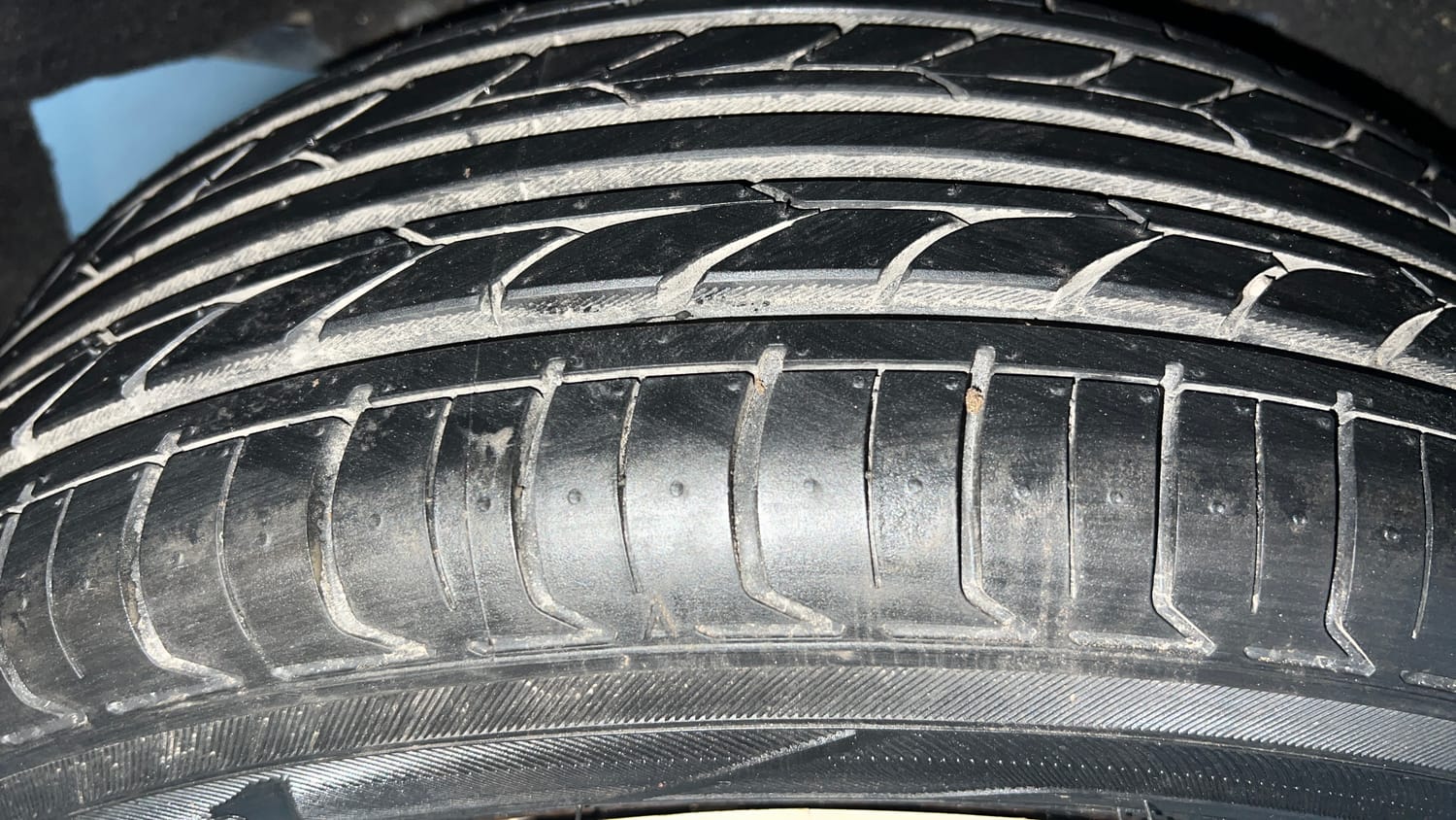 Used 2021 Maruti Suzuki Baleno Delta Petrol+CNG (Outside Fitted) Cng Manual tyres RIGHT REAR TYRE TREAD VIEW