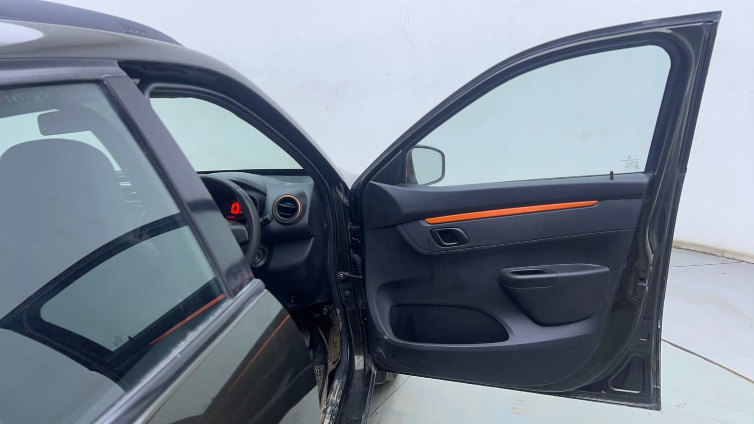 Used 2018 Renault Kwid CLIMBER 1.0 AMT Petrol Automatic interior RIGHT FRONT DOOR OPEN VIEW