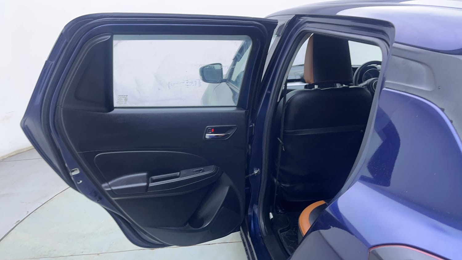 Used 2022 Maruti Suzuki Swift ZXi Petrol Manual interior LEFT REAR DOOR OPEN VIEW