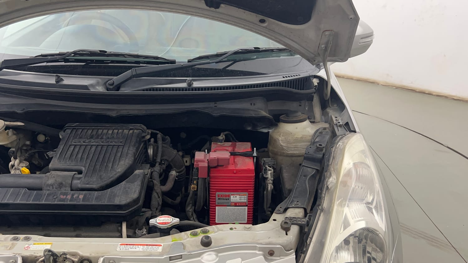 Used 2014 Maruti Suzuki Swift Dzire VXI Petrol Manual engine ENGINE LEFT SIDE HINGE & APRON VIEW
