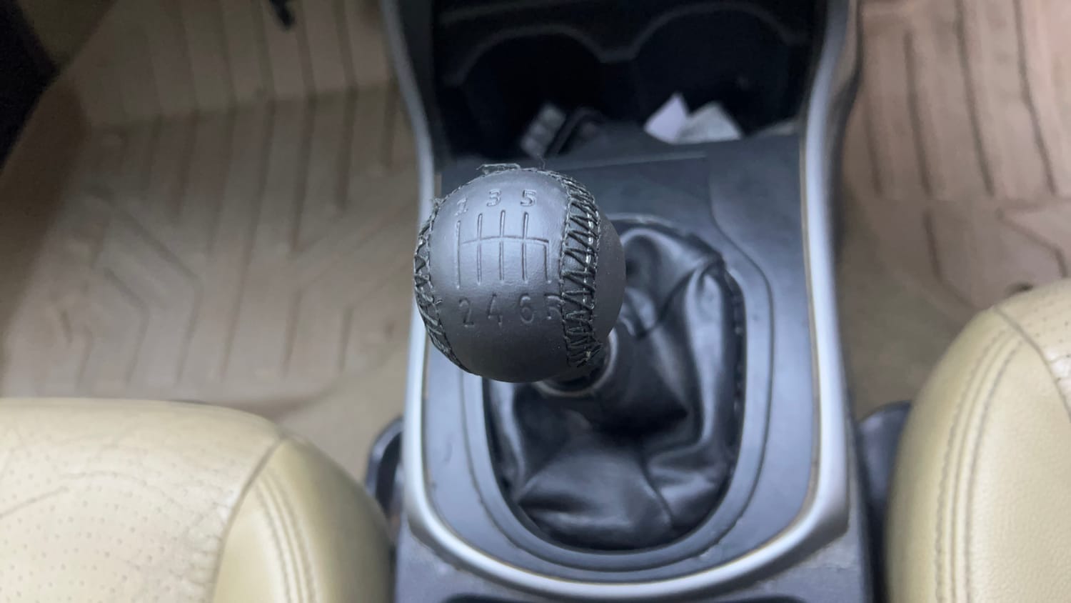 Used 2017 Honda City ZX Diesel Diesel Manual interior GEAR  KNOB VIEW
