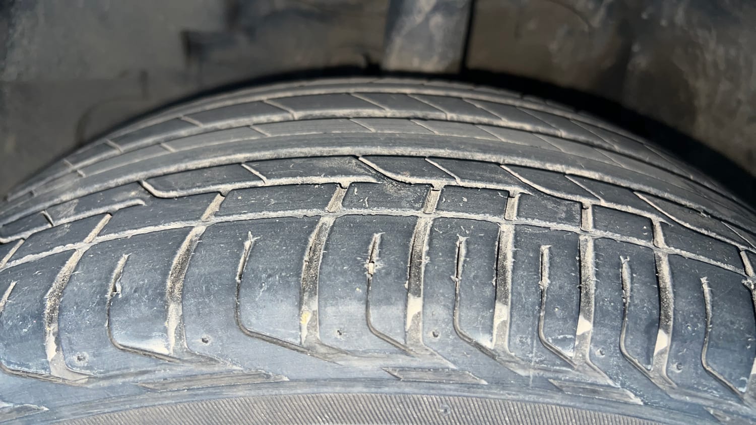 Used 2021 Tata Nexon XM Petrol Manual tyres LEFT FRONT TYRE TREAD VIEW