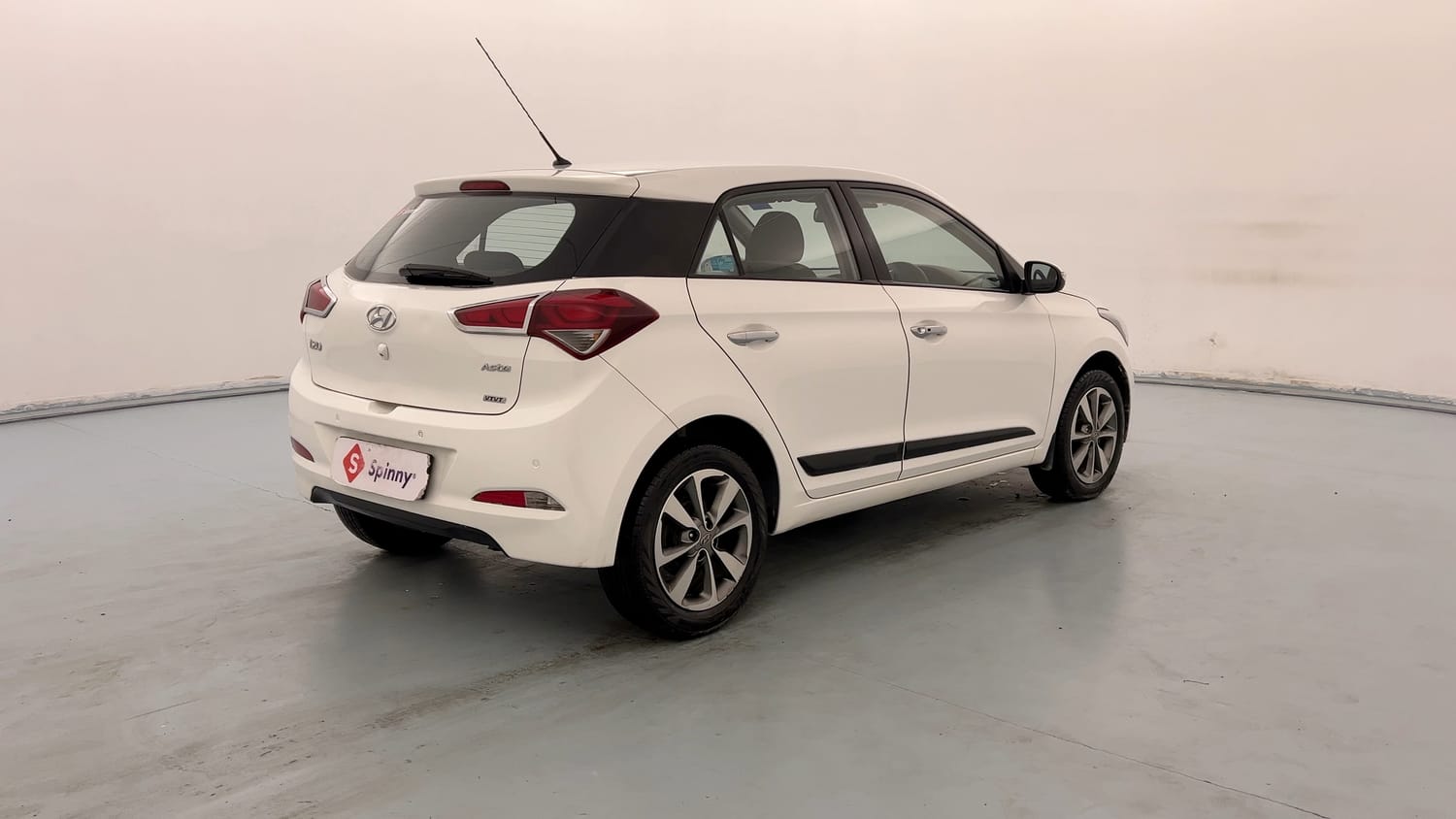 Used 2015 Hyundai Elite i20 Asta 1.2 Petrol Manual exterior RIGHT REAR CORNER VIEW