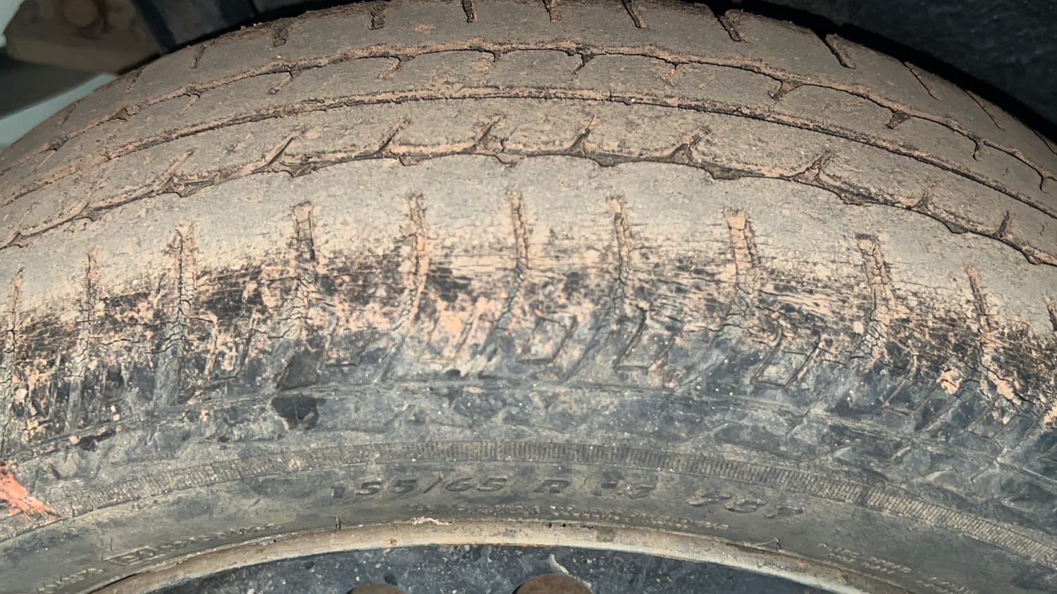 Used 2018 Maruti Suzuki Wagon R 1.0 VXI AMT Petrol Automatic tyres RIGHT REAR TYRE TREAD VIEW