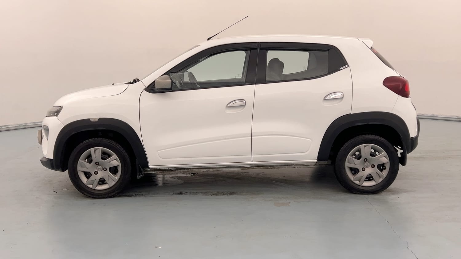 Used 2021 Renault Kwid RXT 1.0 Opt Petrol Manual exterior LEFT SIDE VIEW