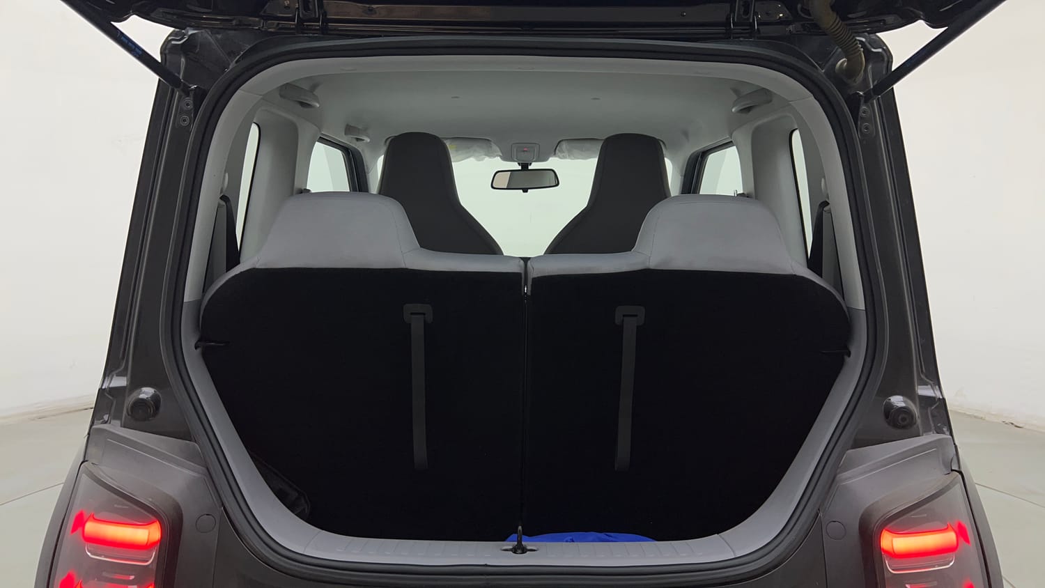 Used 2025 MG Motors Comet EV Exclusive FC Electric Automatic interior DICKY INSIDE VIEW