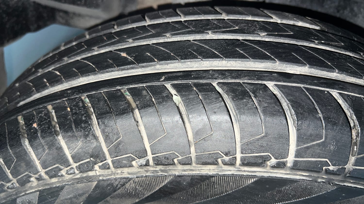 Used 2022 Maruti Suzuki Dzire LXi Petrol Manual tyres RIGHT REAR TYRE TREAD VIEW
