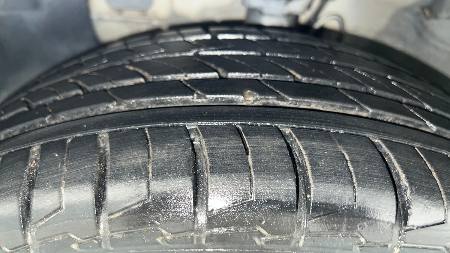 Used 2015 Hyundai Elite i20 Asta 1.2 Petrol Manual tyres LEFT FRONT TYRE TREAD VIEW