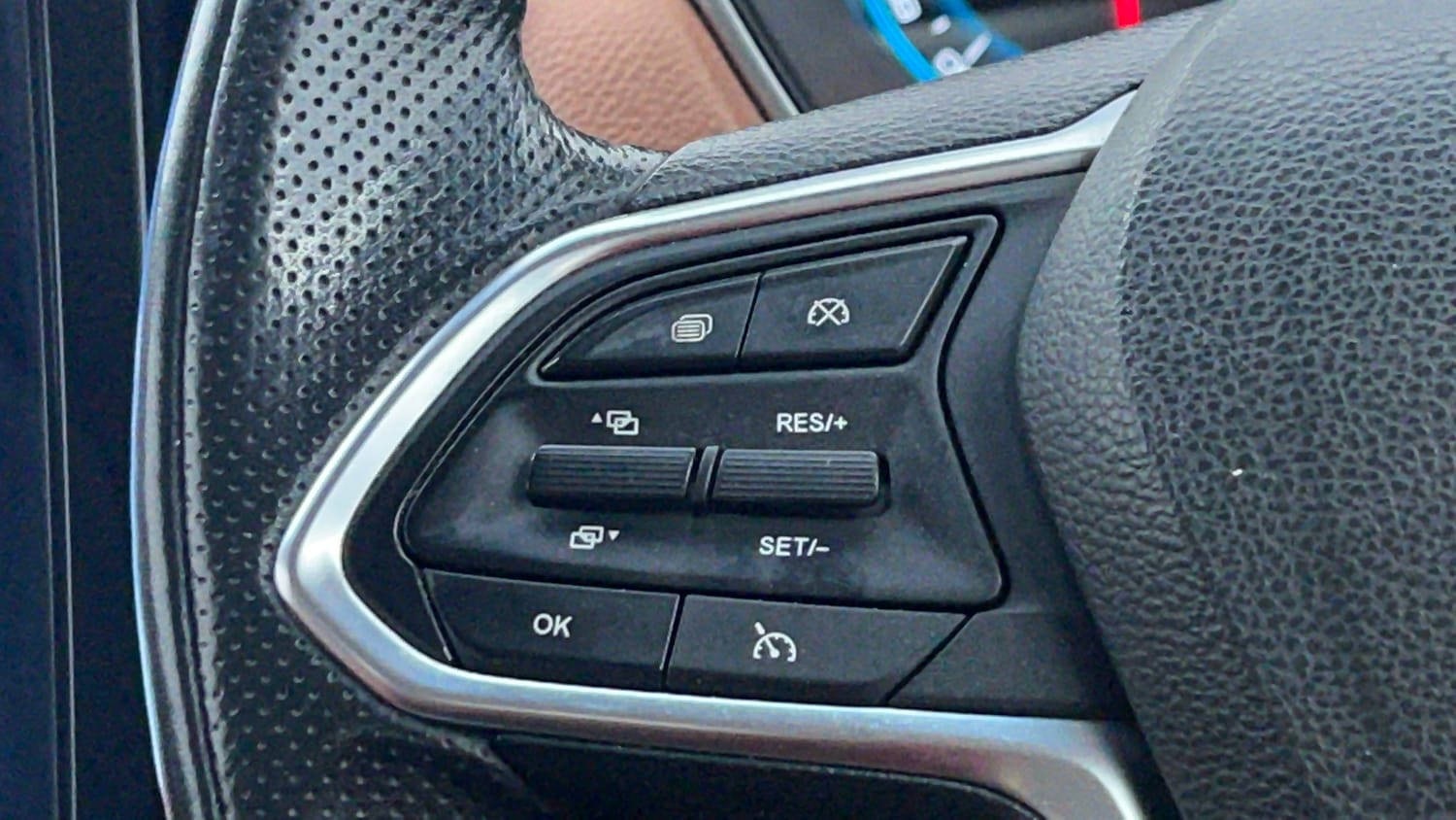 Used 2022 MG Motors Hector Plus Sharp 1.5 Petrol Turbo CVT 6-STR Petrol Automatic top_features Cruise control