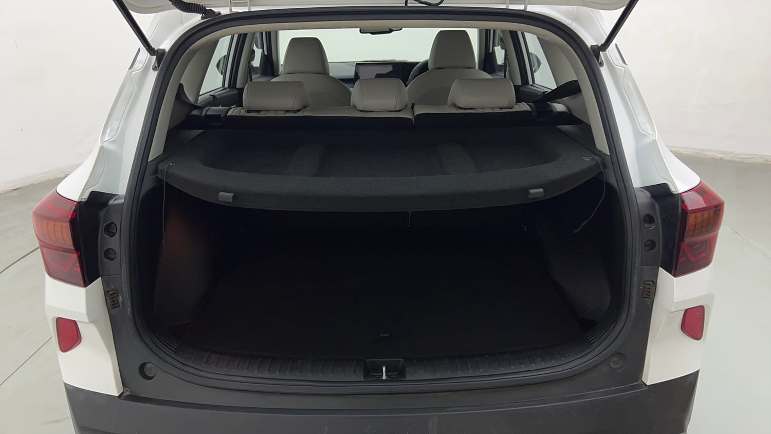 Used 2023 Kia Seltos HTX 1.5 Petrol Manual interior DICKY INSIDE VIEW