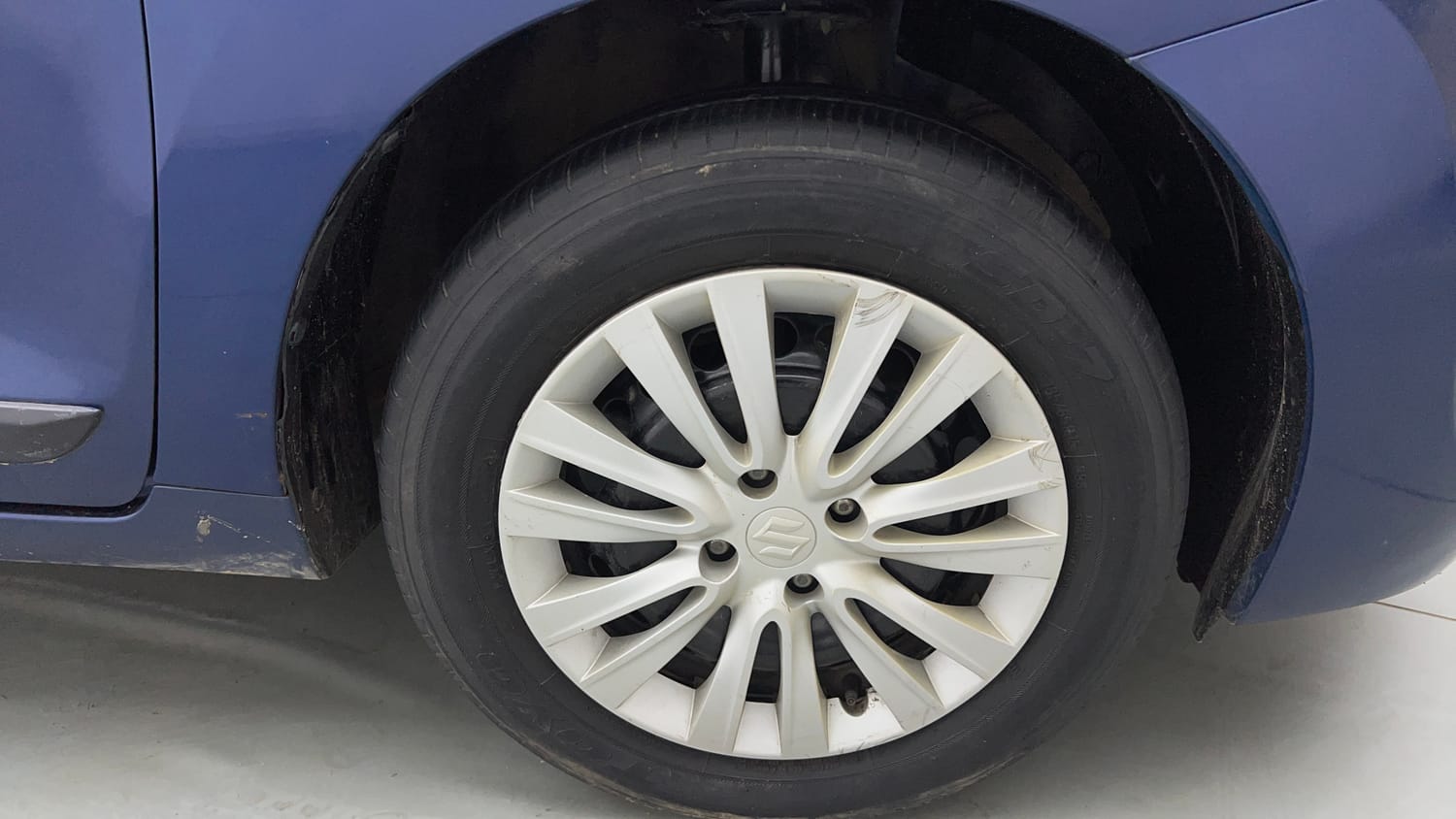 Used 2021 Maruti Suzuki Baleno Delta Petrol+CNG (Outside Fitted) Cng Manual tyres RIGHT FRONT TYRE RIM VIEW