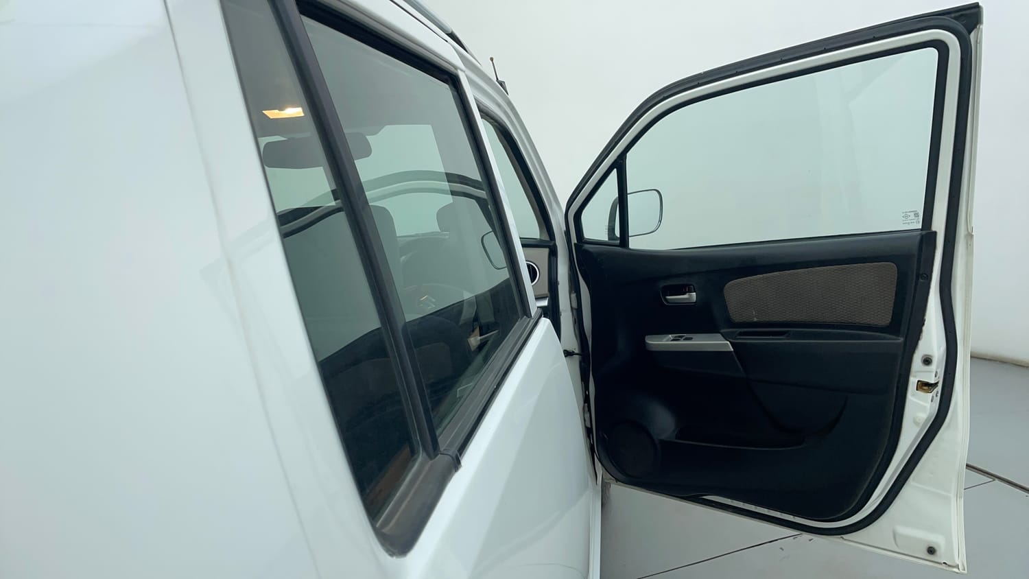 Used 2013 Maruti Suzuki Wagon R LXI Petrol Manual interior RIGHT FRONT DOOR OPEN VIEW