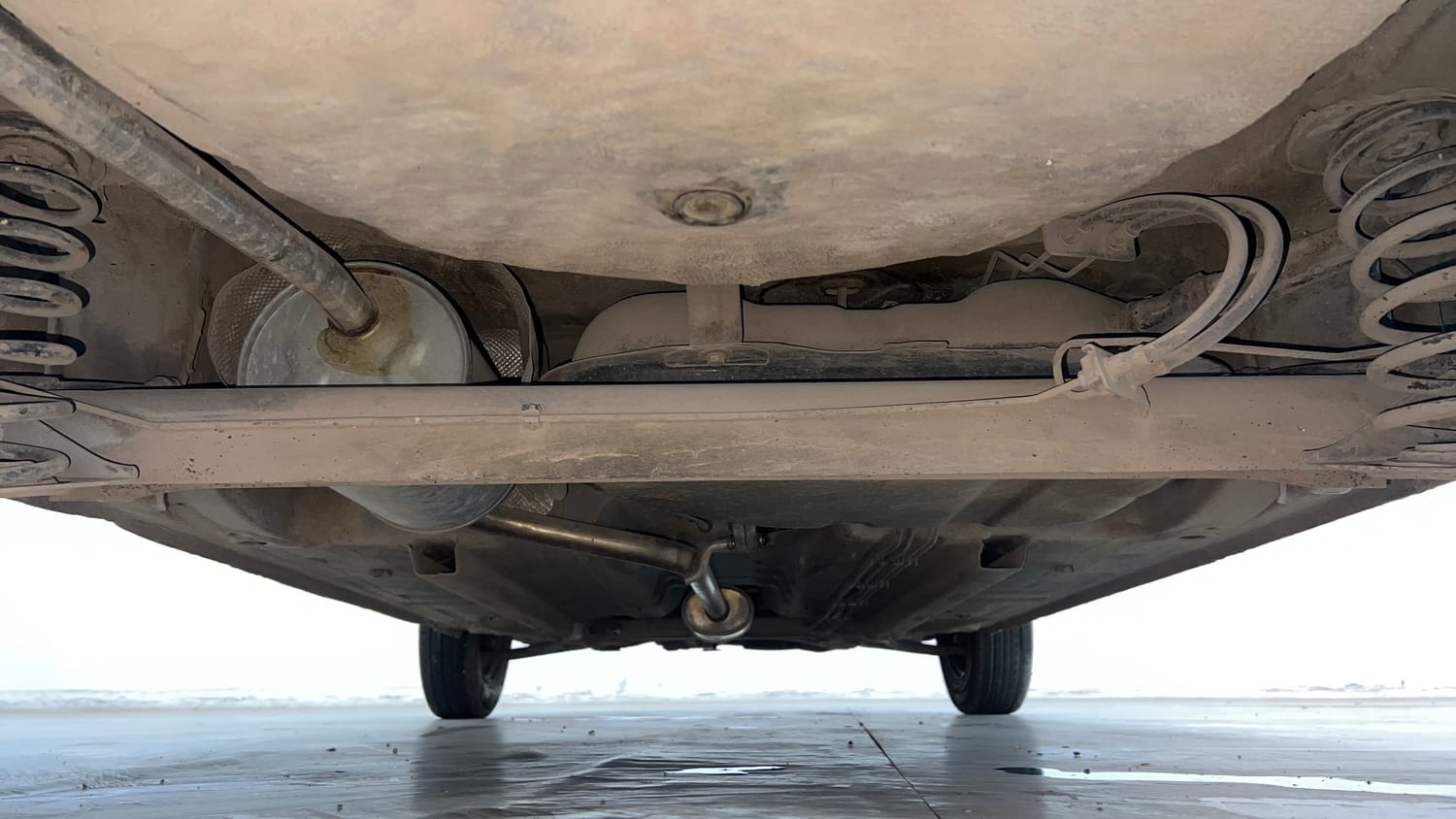 Used 2017 Renault Kwid 1.0 RXL AMT Petrol Automatic extra REAR UNDERBODY VIEW (TAKEN FROM REAR)