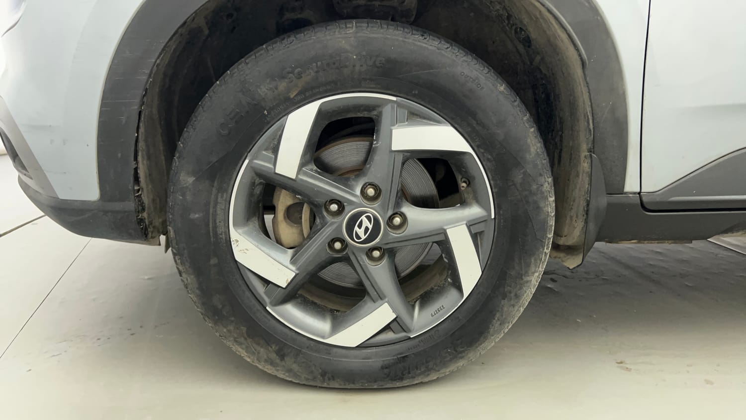 Used 2019 hyundai Venue SX 1.0 Turbo Petrol Petrol Manual tyres LEFT FRONT TYRE RIM VIEW