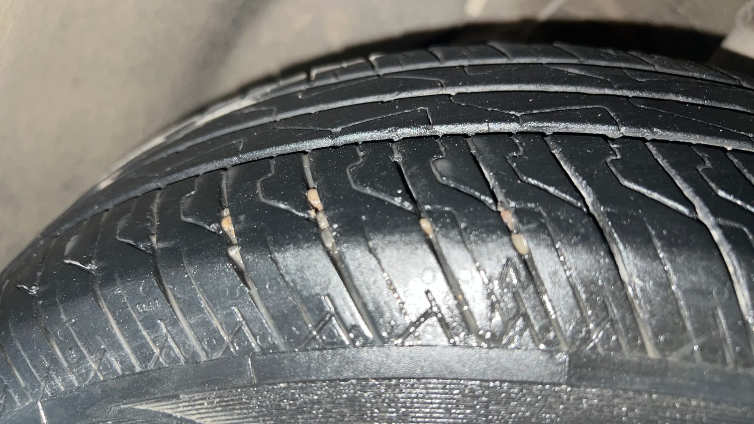 Used 2025 MG Motors Comet EV Exclusive FC Electric Automatic tyres LEFT FRONT TYRE TREAD VIEW