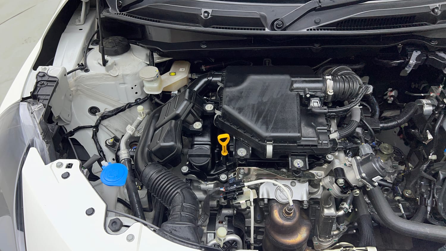 Used 2025 Maruti Suzuki Swift LXi Petrol Manual engine ENGINE RIGHT SIDE VIEW