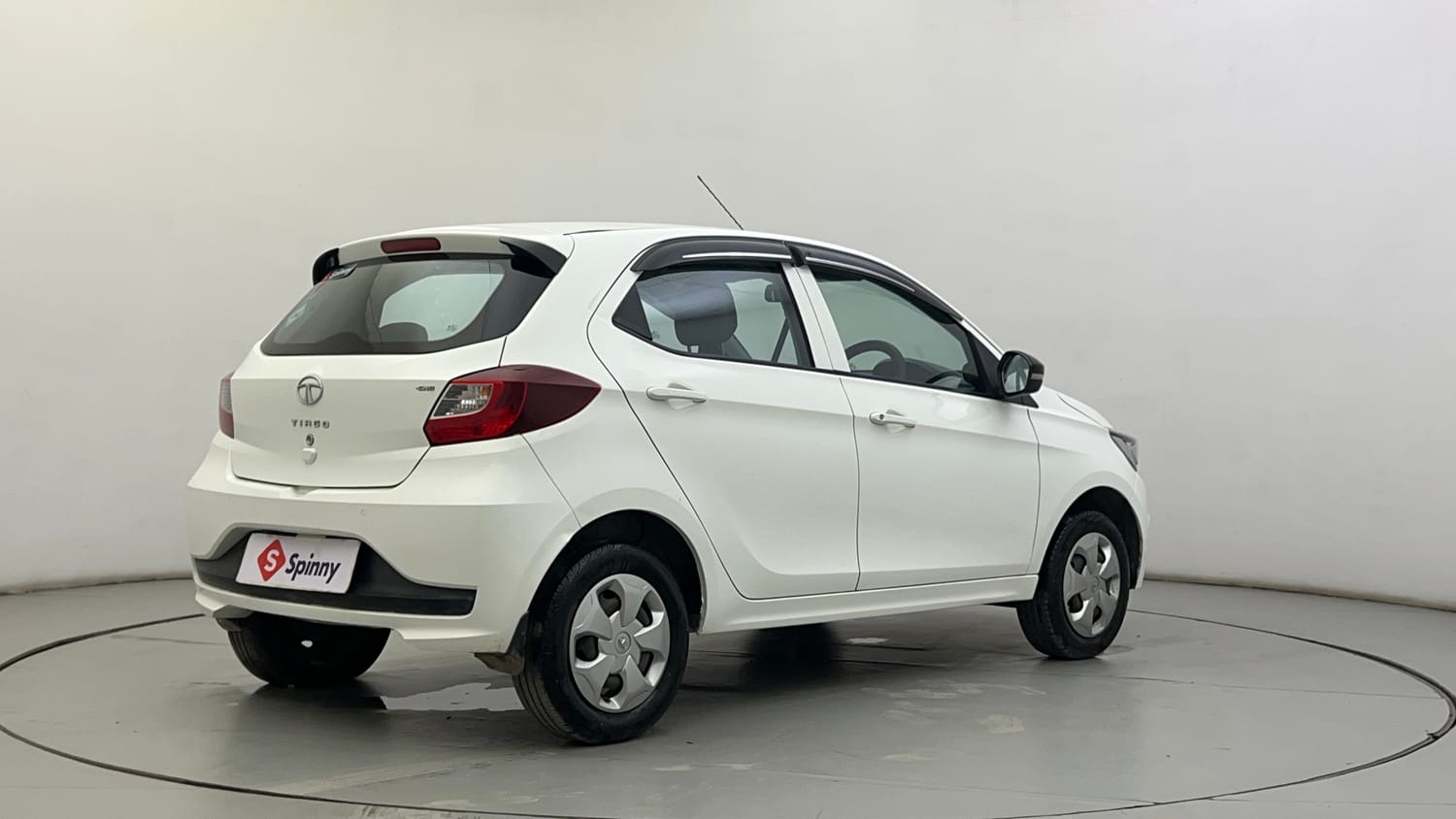 Used 2022 Tata Tiago XT CNG Cng Manual exterior RIGHT REAR CORNER VIEW