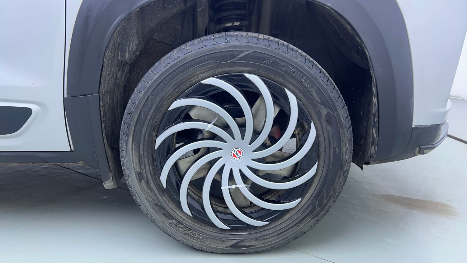 Used 2021 Renault Kiger RXT 1.0 Turbo MT Petrol Manual tyres RIGHT FRONT TYRE RIM VIEW