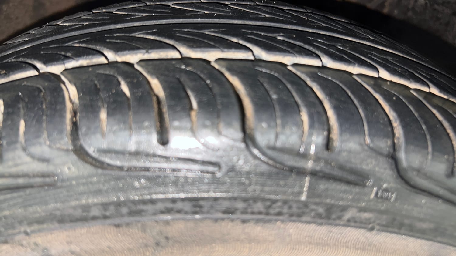 Used 2017 hyundai Eon Magna+ (O) Petrol Manual tyres RIGHT FRONT TYRE TREAD VIEW