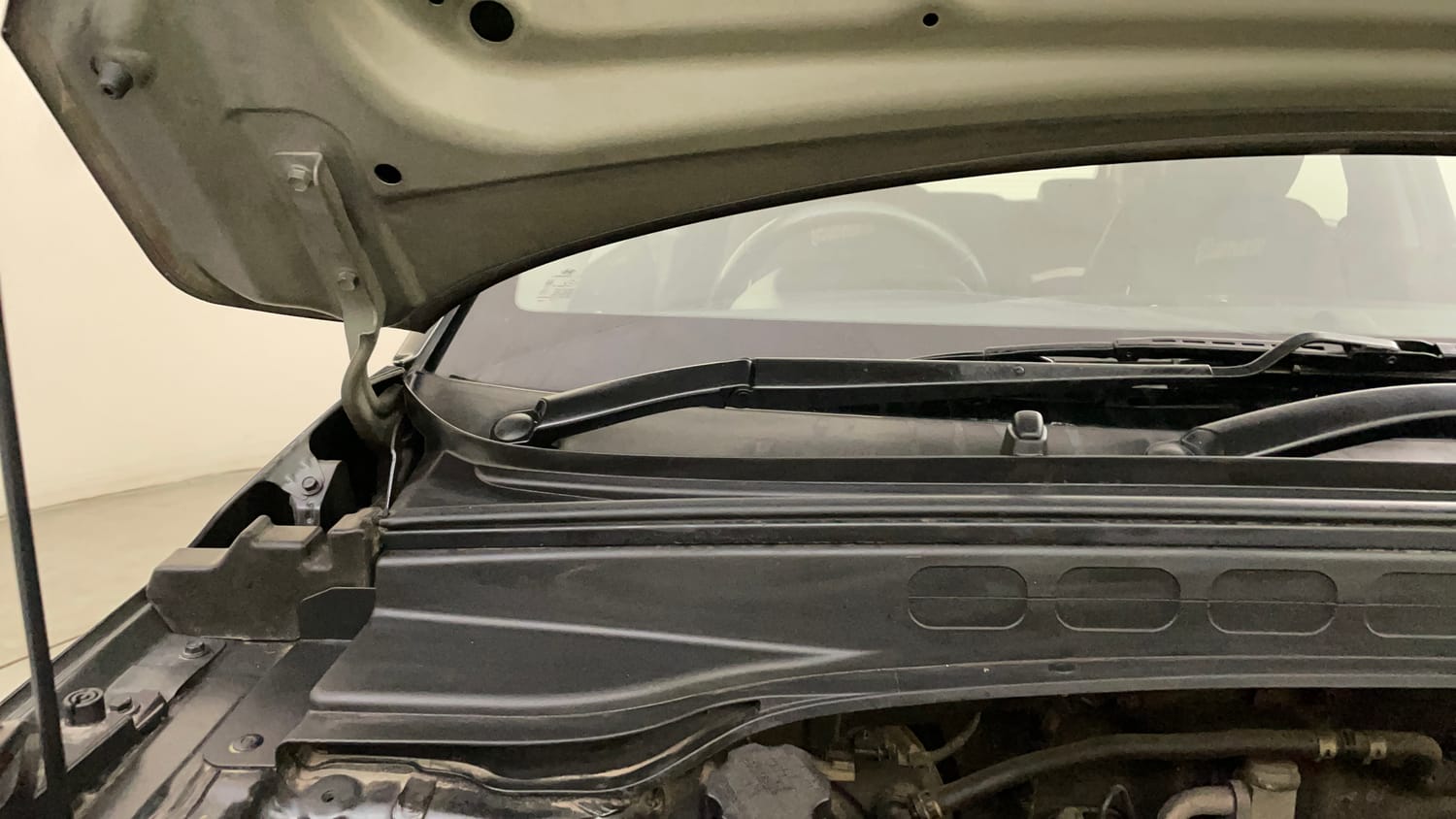 Used 2020 Hyundai Creta SX 1.6 Petrol Petrol Manual engine ENGINE RIGHT SIDE HINGE & APRON VIEW
