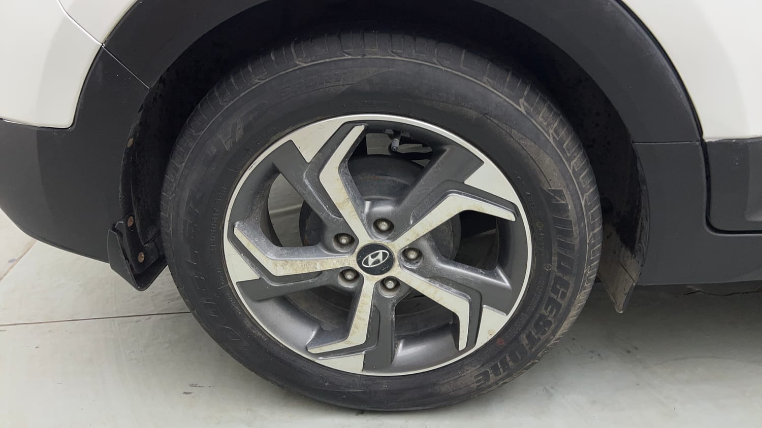Used 2019 Hyundai Creta SX 1.6 AT CRDi Diesel Automatic tyres RIGHT REAR TYRE RIM VIEW