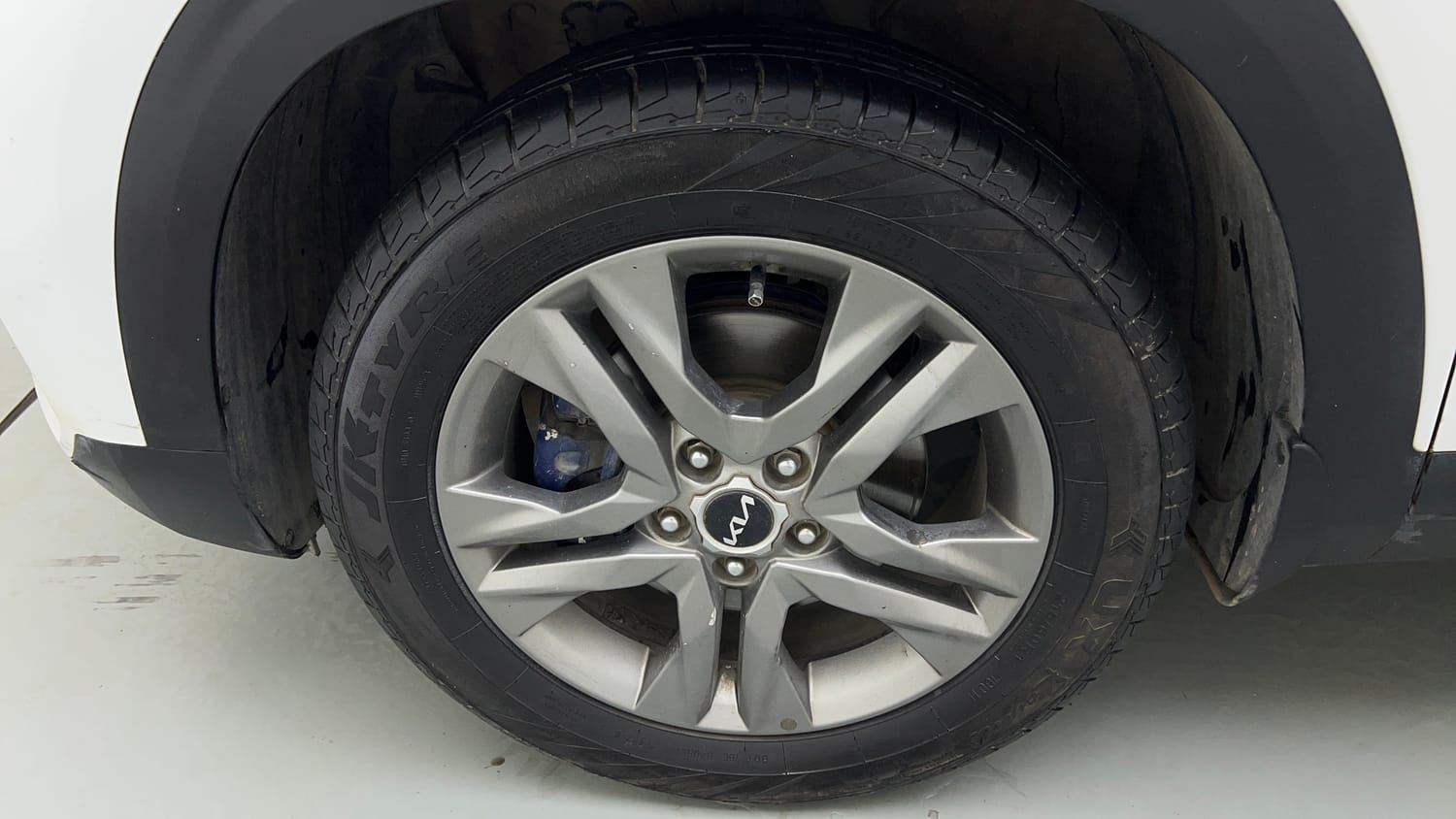 Used 2023 Kia Seltos HTX 1.5 Petrol Manual tyres LEFT FRONT TYRE RIM VIEW