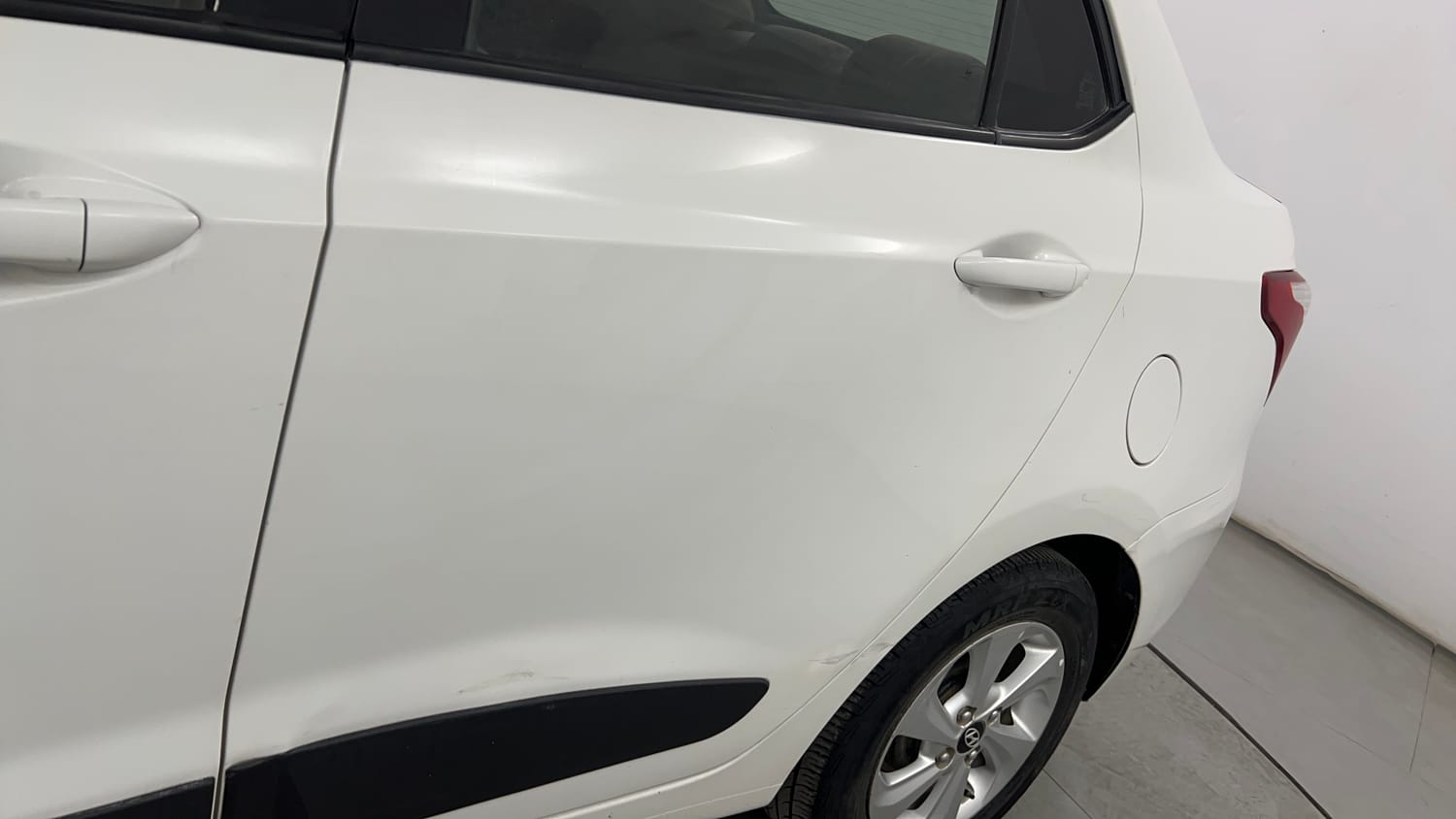 Used 2018 Hyundai Xcent SX 1.1 CRDi Diesel Manual dents MINOR SCRATCH