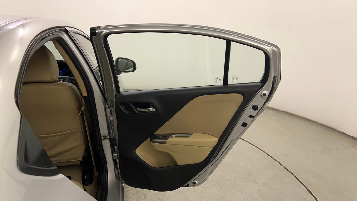 Used 2016 Honda City V Petrol Manual interior RIGHT REAR DOOR OPEN VIEW