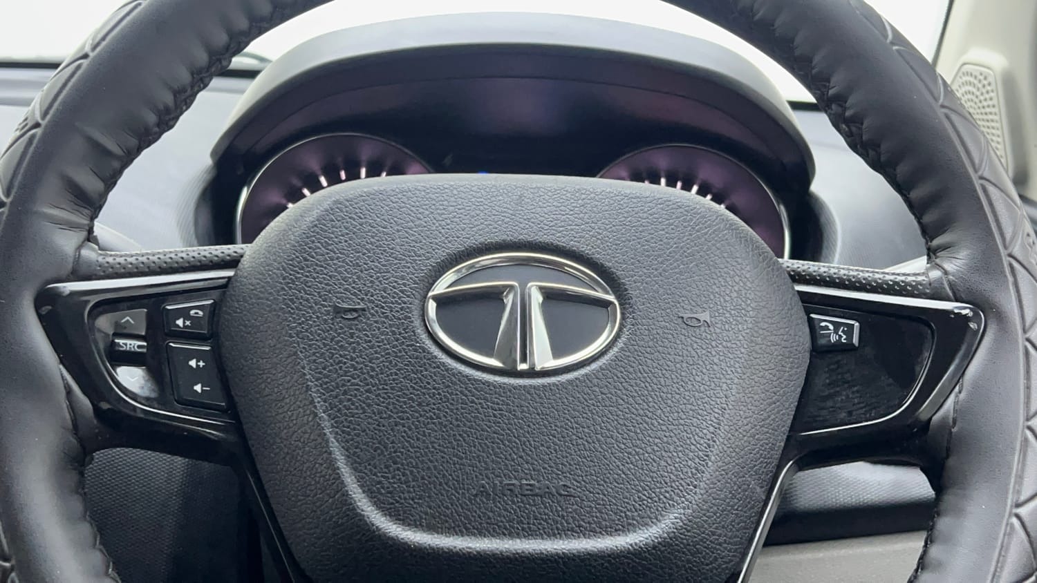Used 2019 Tata Tiago Revotron XZA Petrol Automatic top_features Steering mounted controls