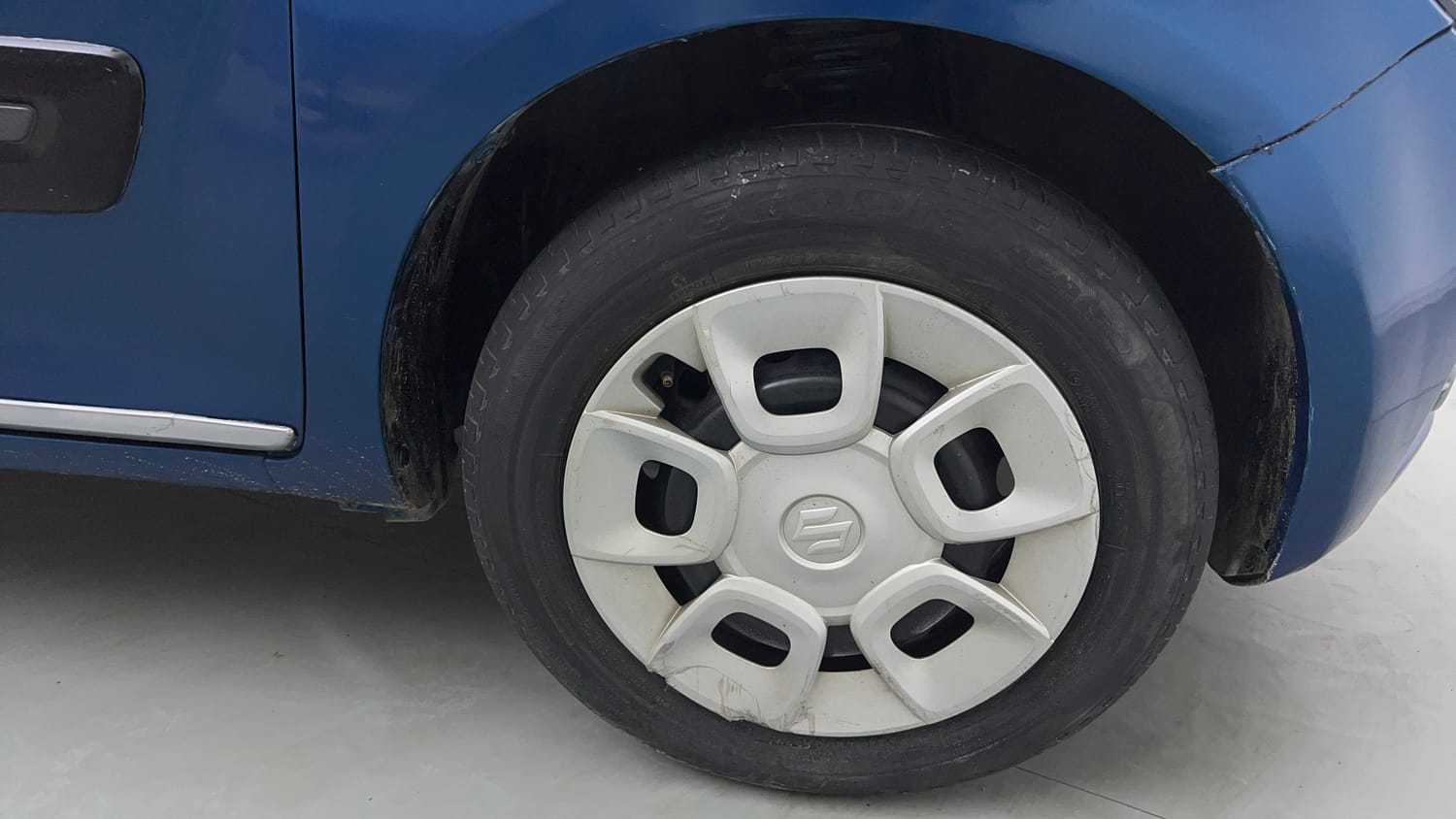 Used 2019 Maruti Suzuki Ignis Delta 1.2 MT Petrol Manual tyres RIGHT FRONT TYRE RIM VIEW