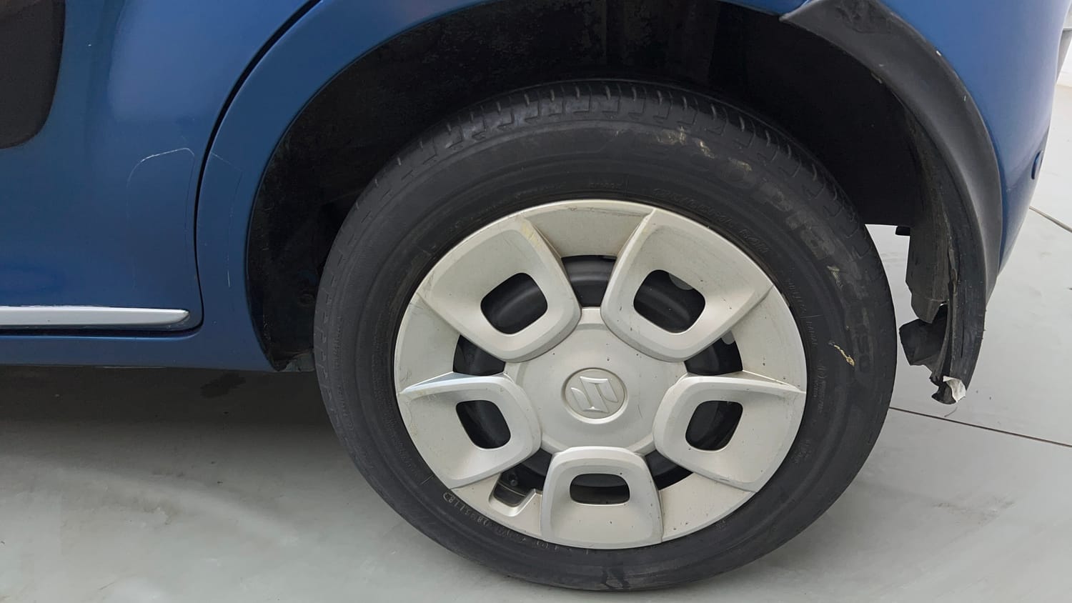 Used 2019 Maruti Suzuki Ignis Delta 1.2 MT Petrol Manual tyres LEFT REAR TYRE RIM VIEW