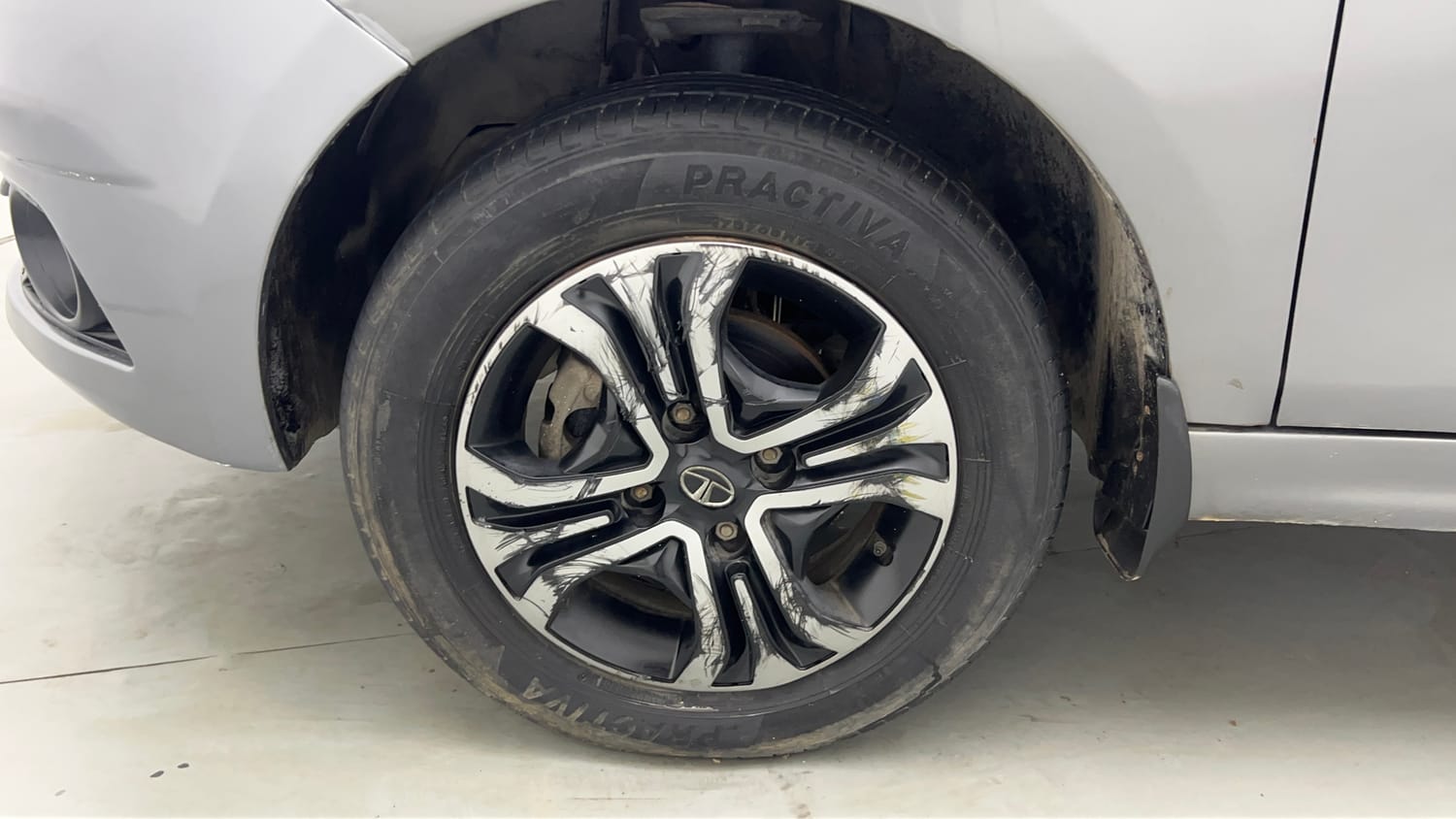 Used 2019 Tata Tiago Revotron XZA Petrol Automatic tyres LEFT FRONT TYRE RIM VIEW
