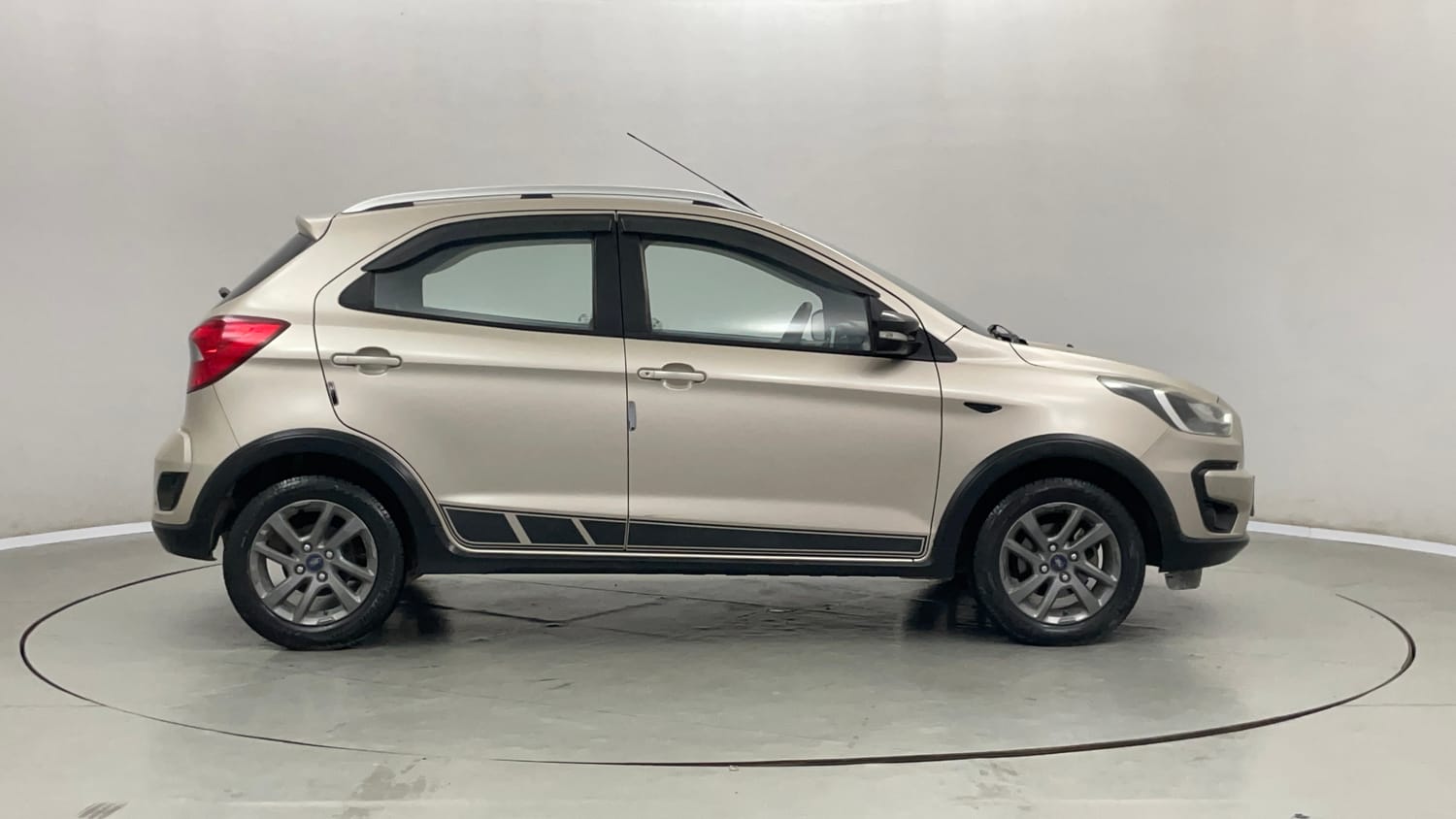 Used 2018 Ford Freestyle Titanium 1.2 Ti-VCT Petrol Manual exterior RIGHT SIDE VIEW
