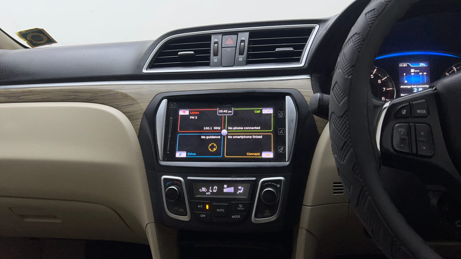 Used 2020 Maruti Suzuki Ciaz Alpha 1.5 AT Petrol Automatic top_features Touch screen infotainment system