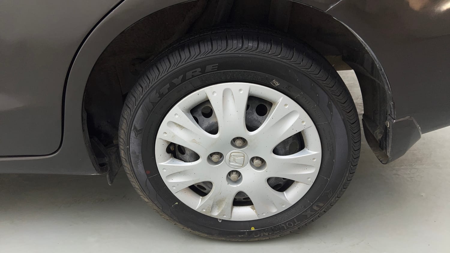Used 2017 Honda Amaze 1.2 S i-VTEC Petrol Manual tyres LEFT REAR TYRE RIM VIEW