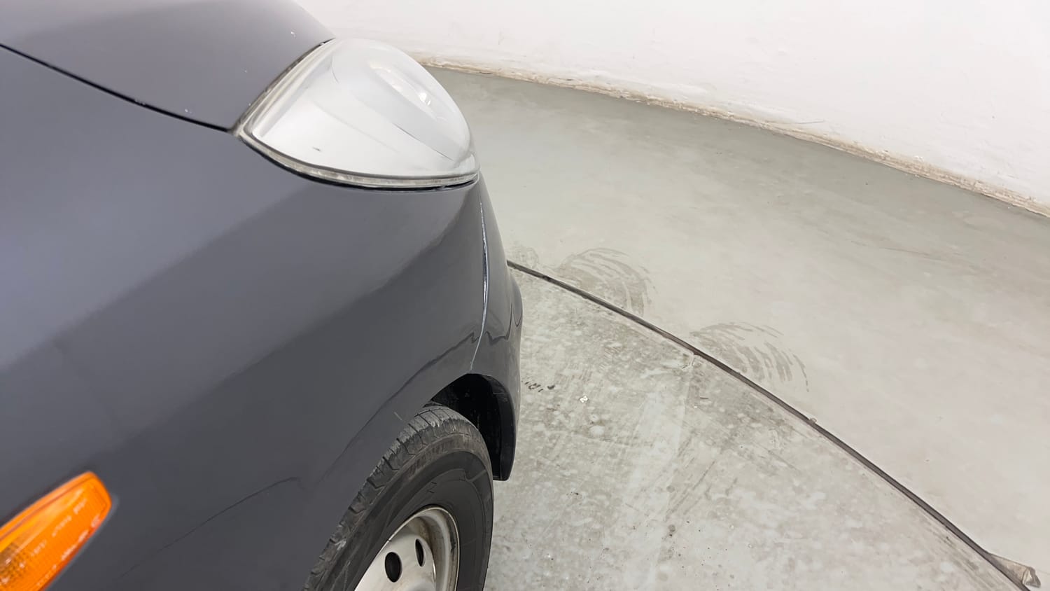 Used 2013 Hyundai i10 Magna 1.1 iRDE2 Petrol Manual dents MINOR SCRATCH
