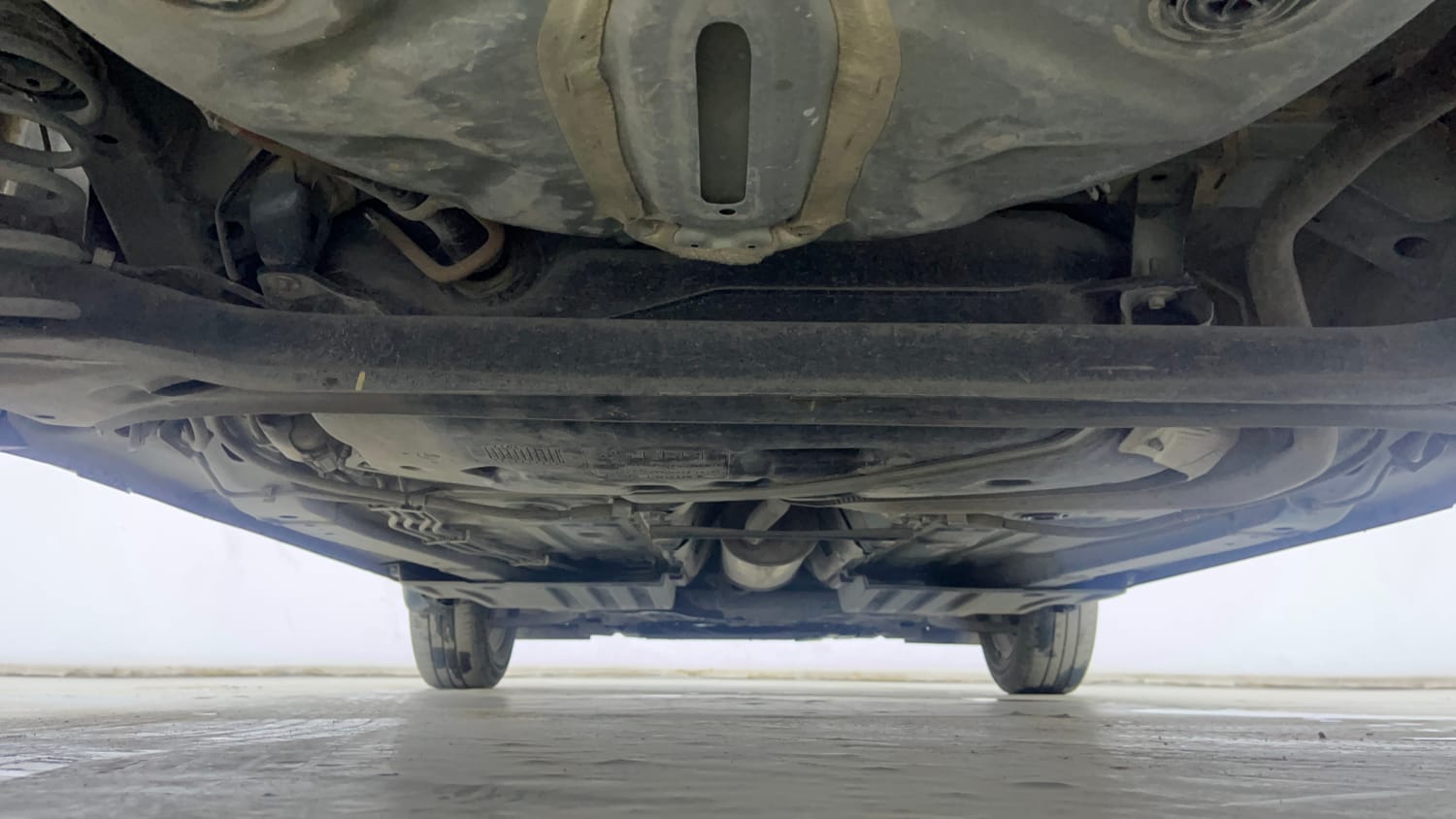 Used 2022 Maruti Suzuki Swift ZXi Petrol Manual extra REAR UNDERBODY VIEW (TAKEN FROM REAR)