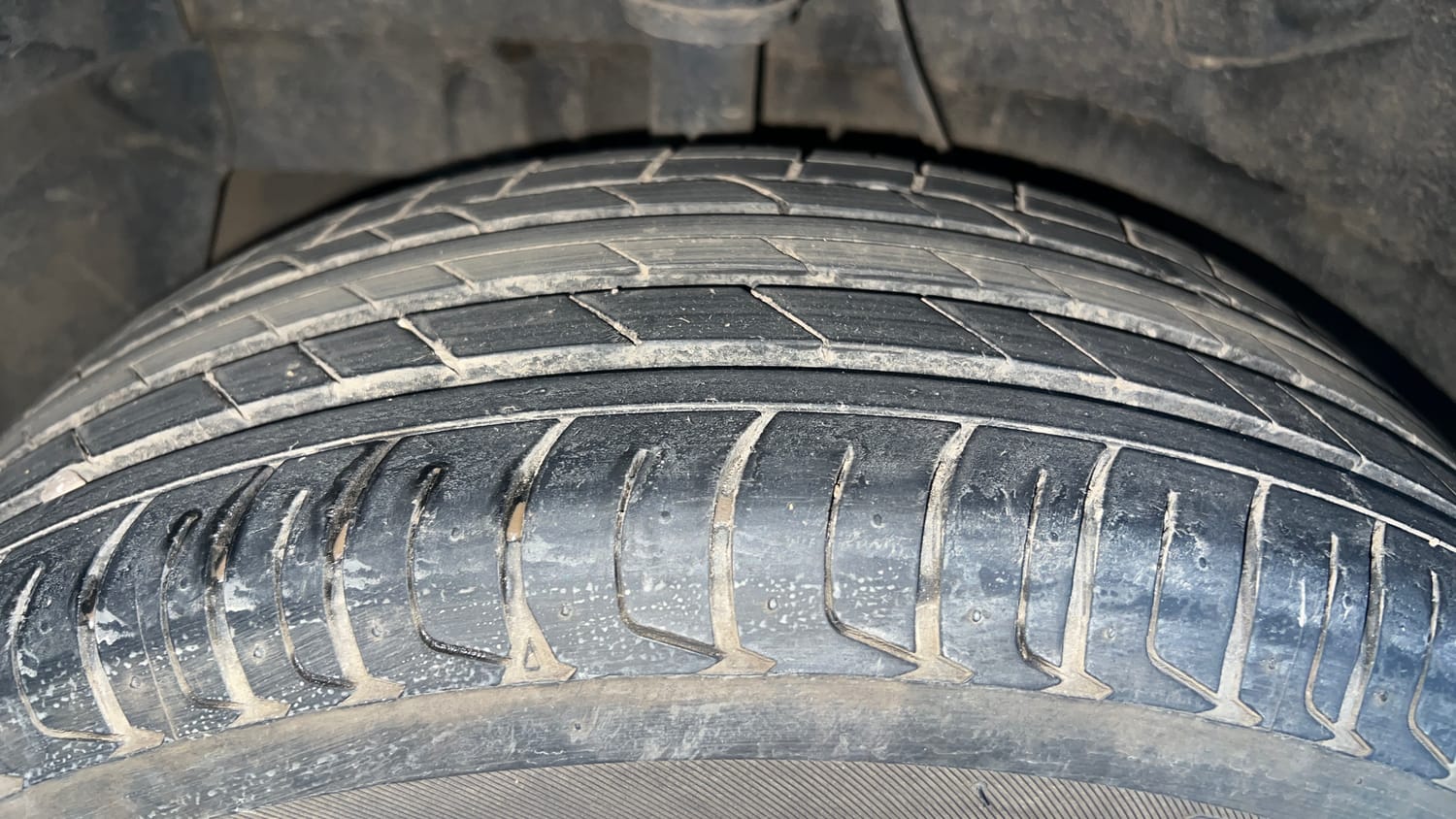 Used 2021 Tata Nexon XM Petrol Manual tyres RIGHT REAR TYRE TREAD VIEW